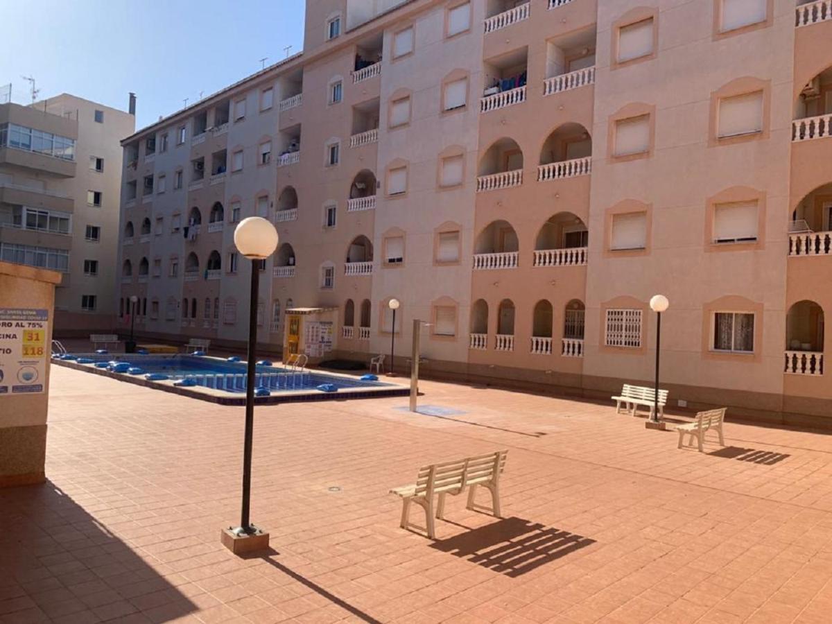 Sunny Appartment With Pool Torrevieja Center Exteriér fotografie